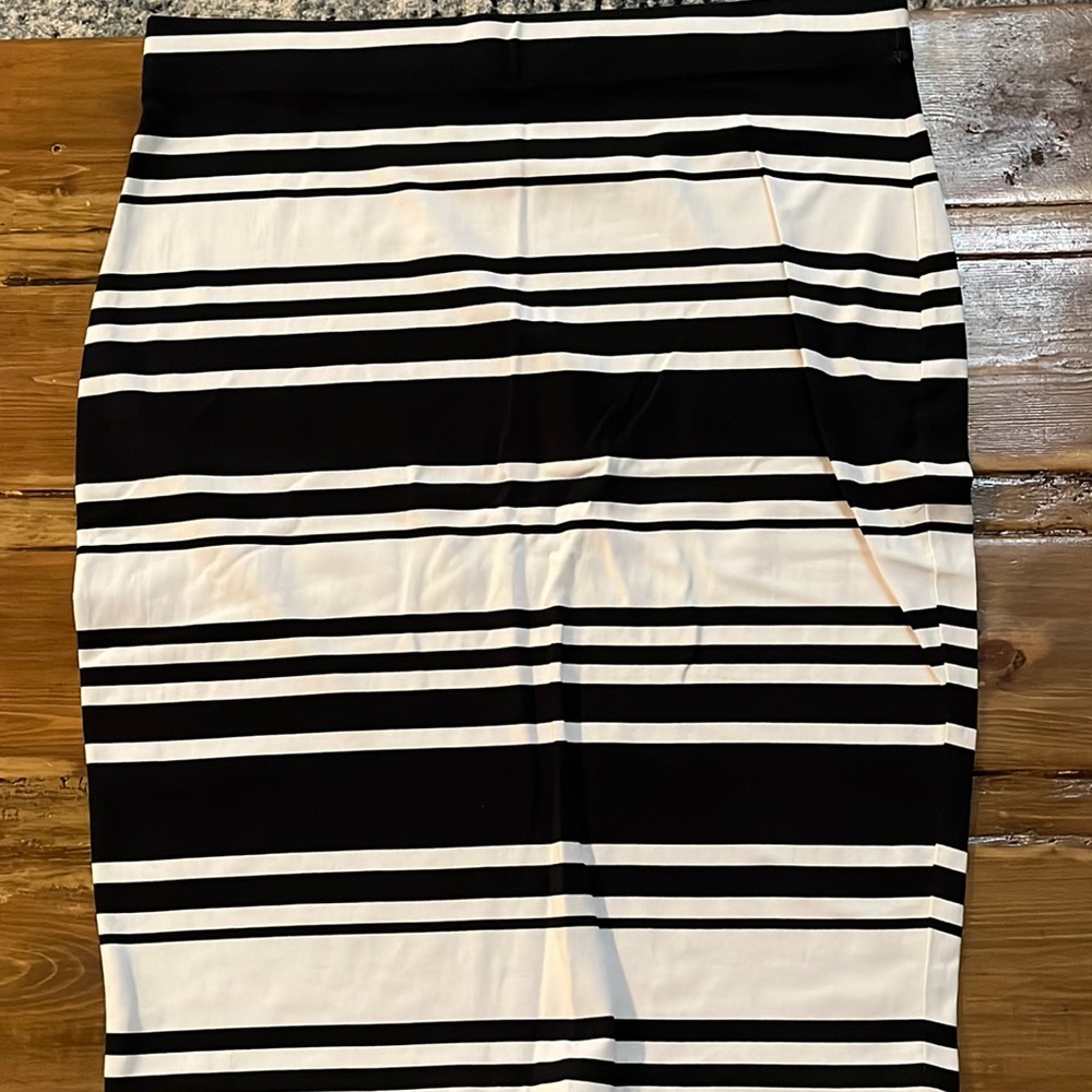 Striped pencil skirt